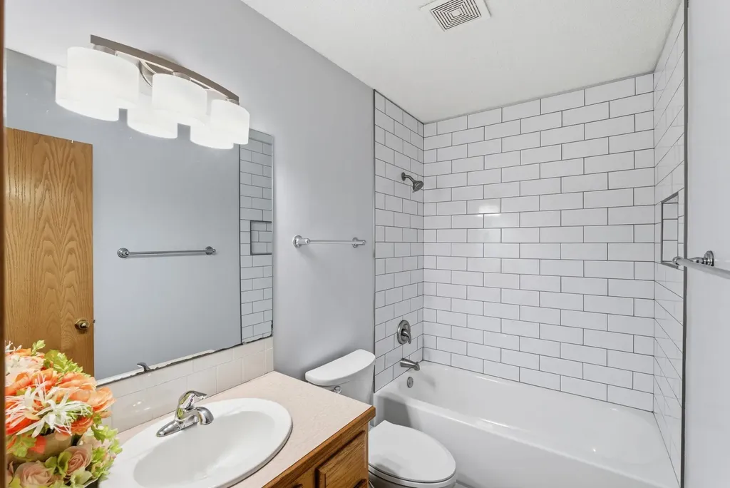 2209 N Sandplum Street Sedgwick KS 67205