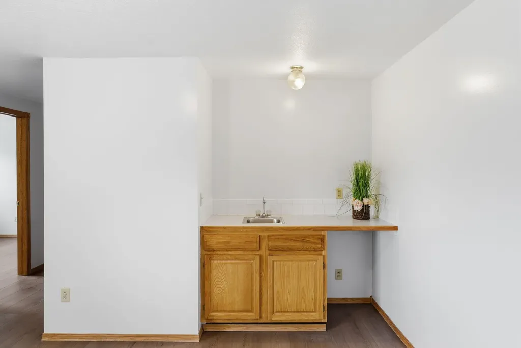 2209 N Sandplum Street Sedgwick KS 67205