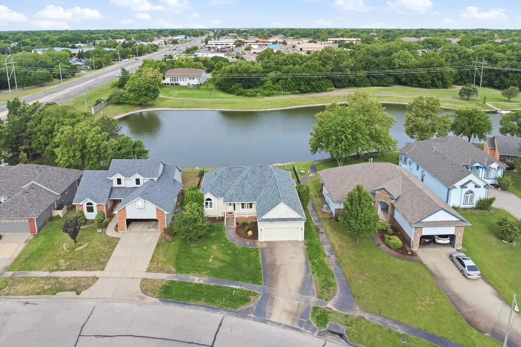 2209 N Sandplum Street Sedgwick KS 67205