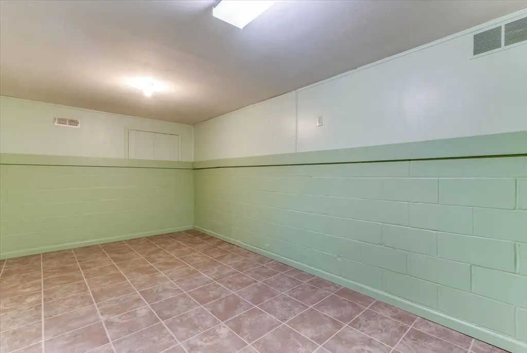 215 S Tracy Avenue Clearwater KS 67026