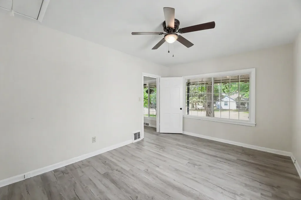 956 S Holyoke Wichita KS 67218