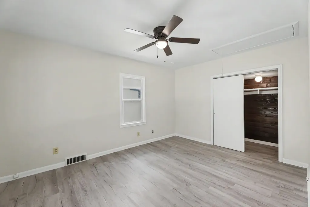 956 S Holyoke Wichita KS 67218