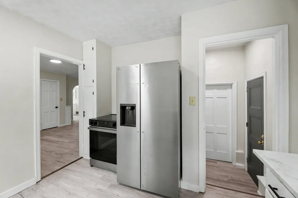956 S Holyoke Wichita KS 67218