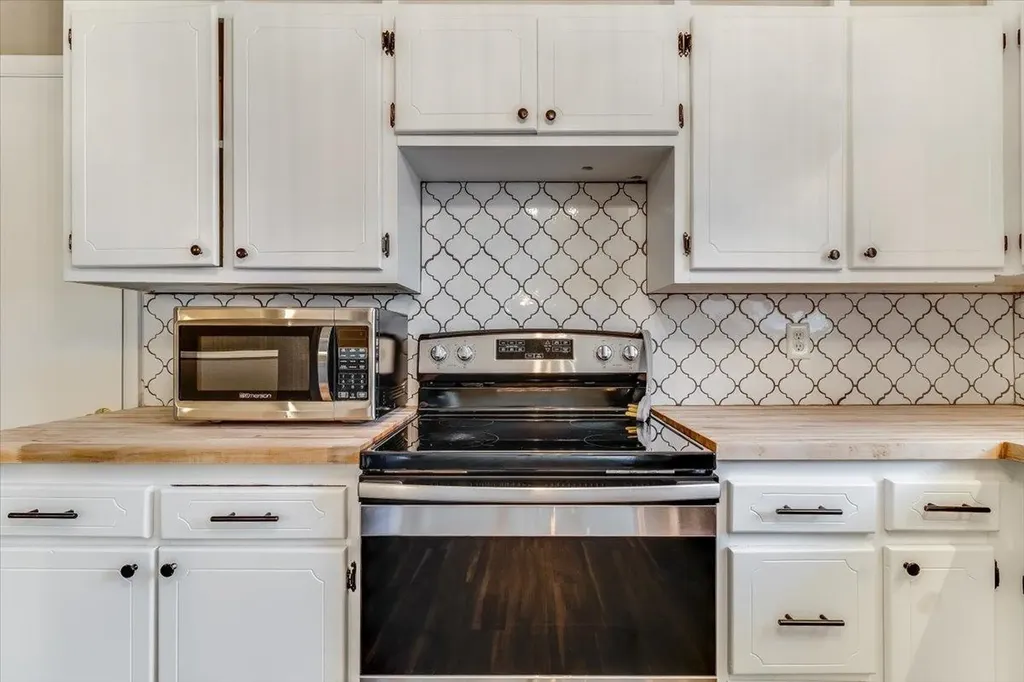 1630 Pin Oak Court Rose Hill KS 67133
