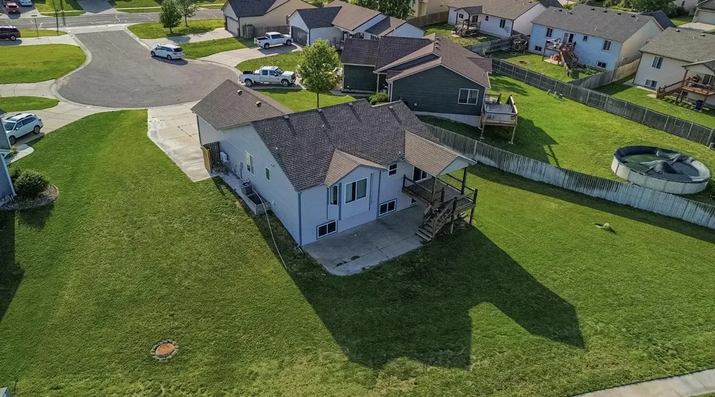 10421 E Fawn Grove Court Wichita KS 67207