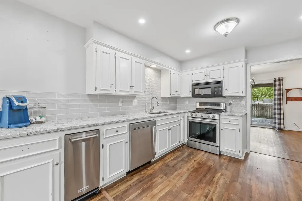 2025 N Broadmoor Wichita KS 67206