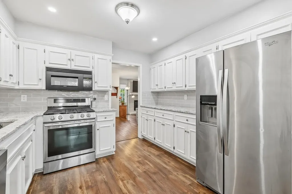 2025 N Broadmoor Wichita KS 67206