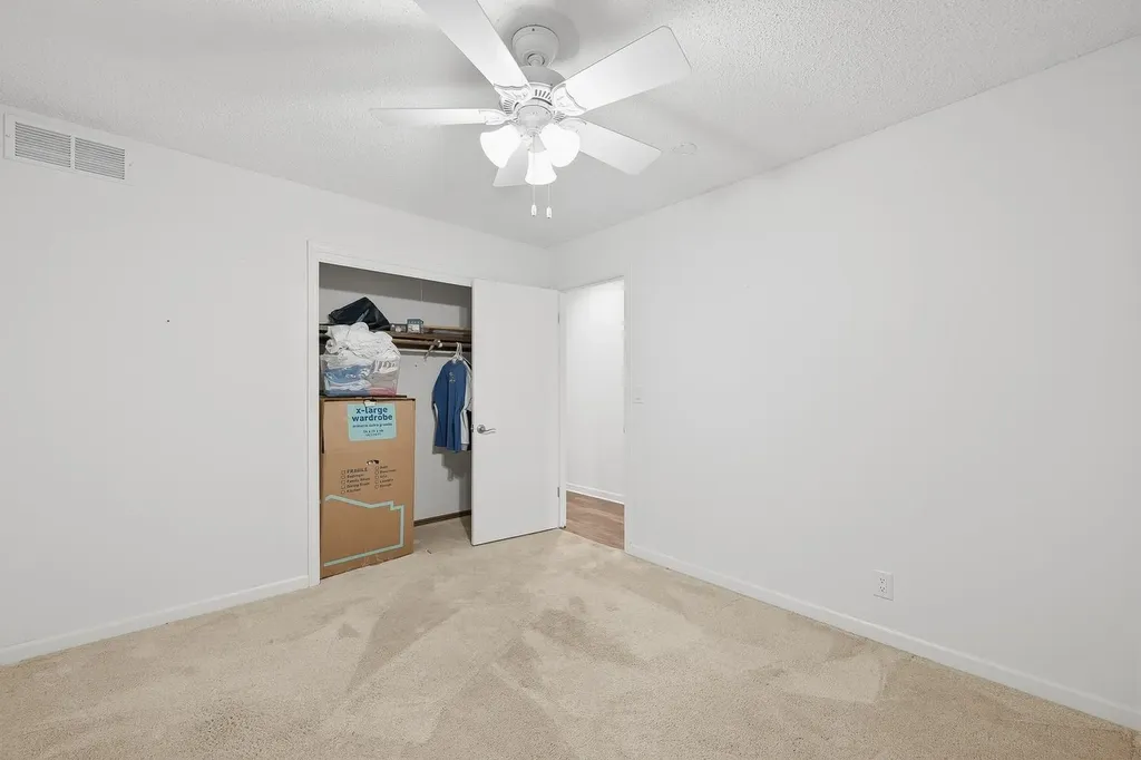 2025 N Broadmoor Wichita KS 67206