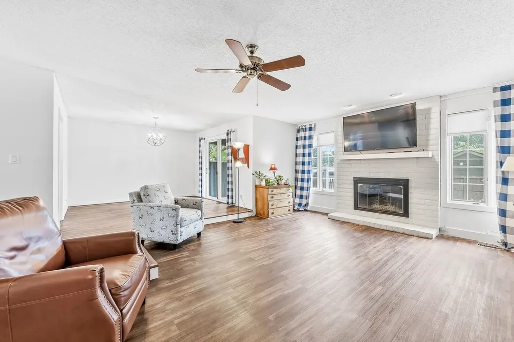 2025 N Broadmoor Wichita KS 67206