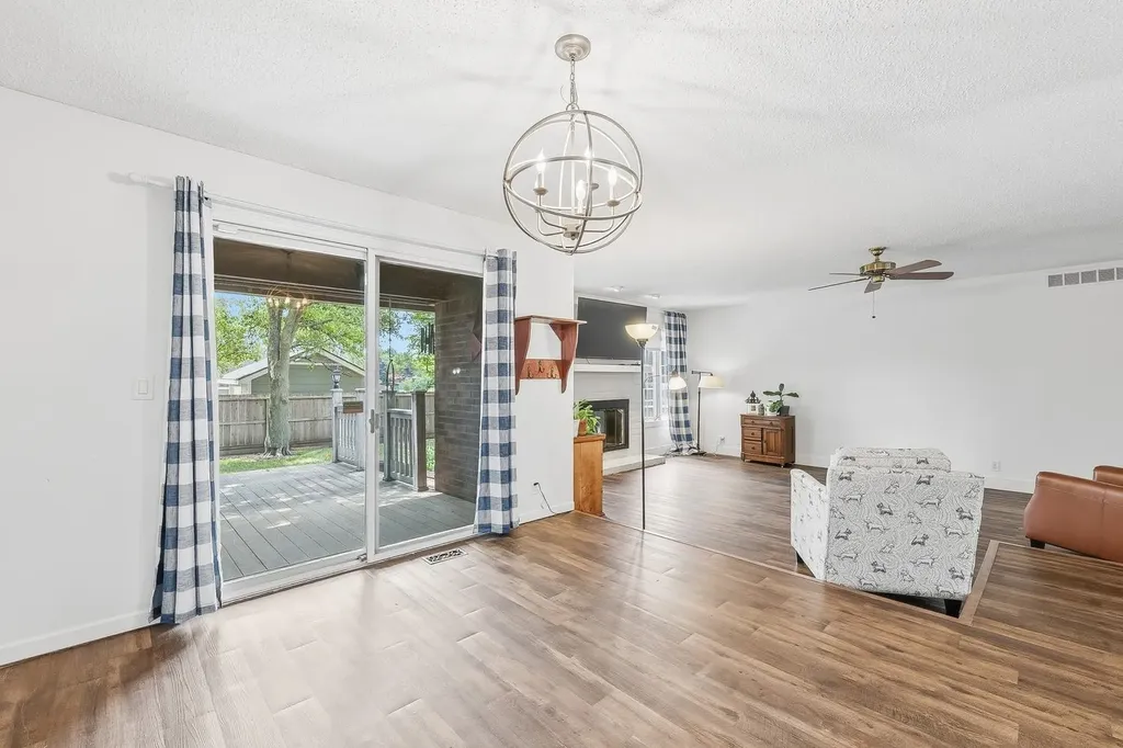 2025 N Broadmoor Wichita KS 67206