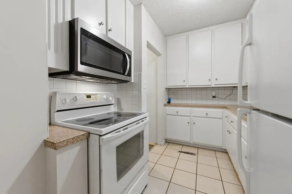 627 N Glendale Street Wichita KS 67208