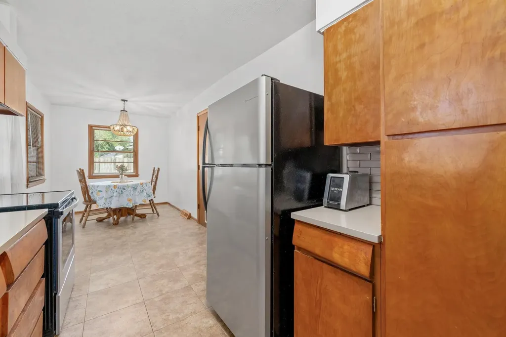 615 N Redbarn Wichita KS 67212