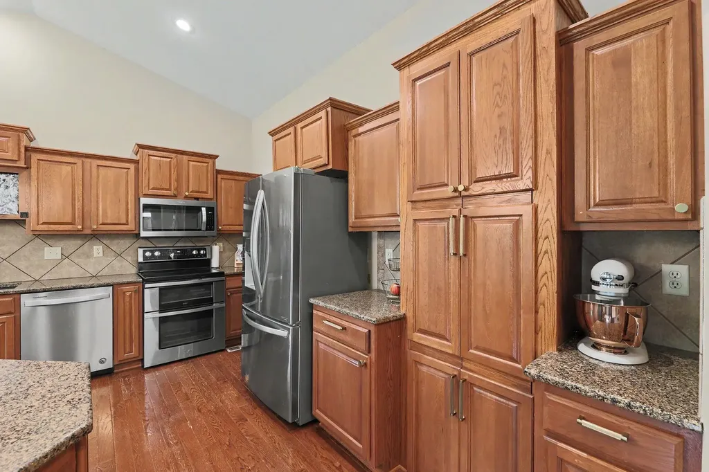2801 N Rough Creek Derby KS 67037