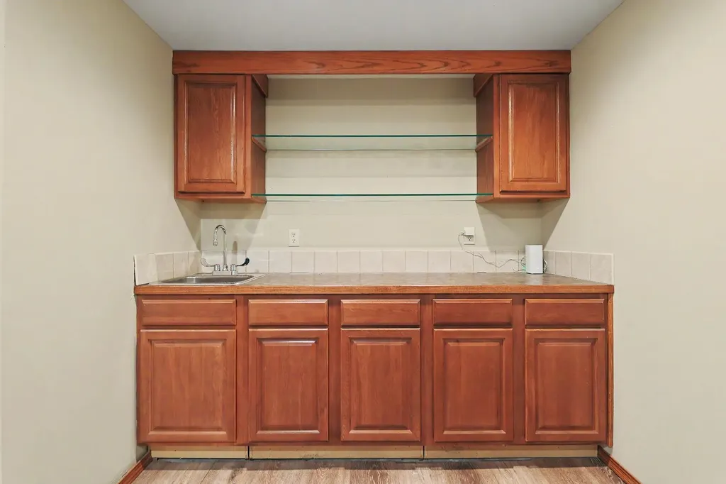 2801 N Rough Creek Derby KS 67037