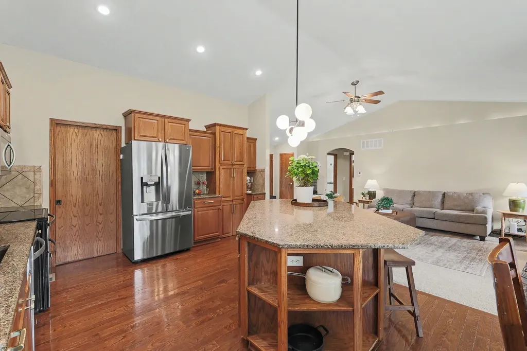 2801 N Rough Creek Derby KS 67037