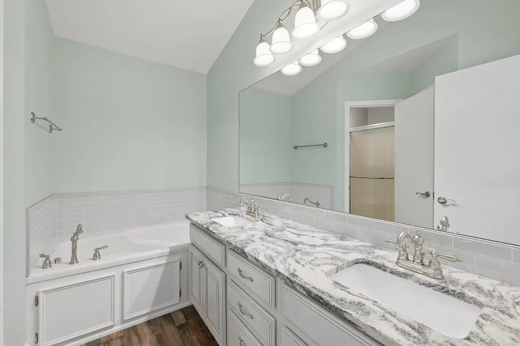 2438 N Tamarisk Street Derby KS 67037