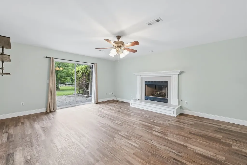 2438 N Tamarisk Street Derby KS 67037