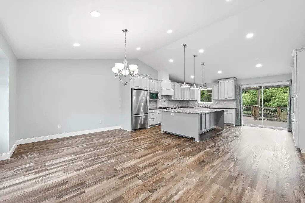 2438 N Tamarisk Street Derby KS 67037