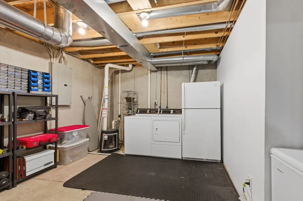 2537 E Cambridge Court Park City KS 67219
