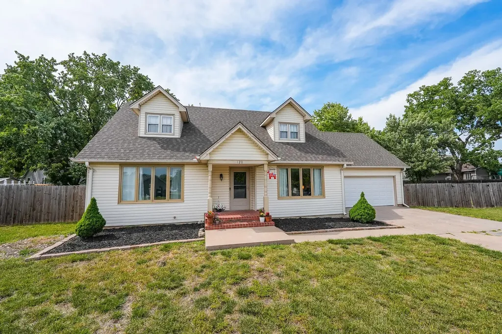 120 S Lexington Court Andover KS 67002