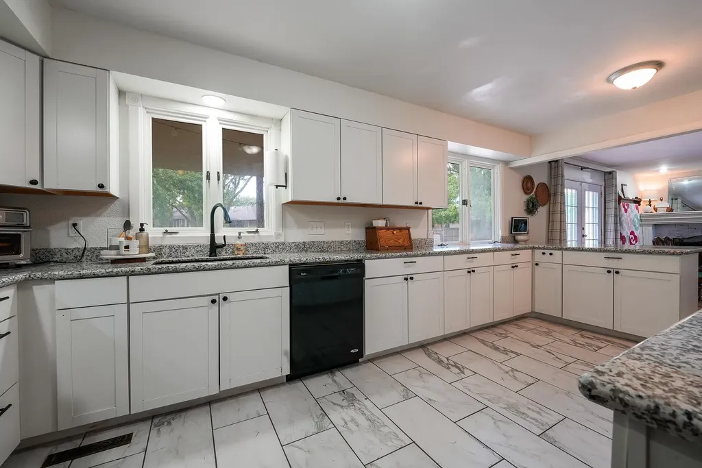 120 S Lexington Court Andover KS 67002