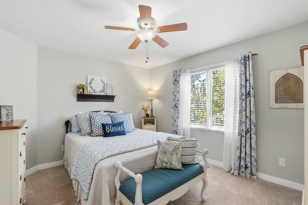 1230 S Threewood Wichita KS 67235