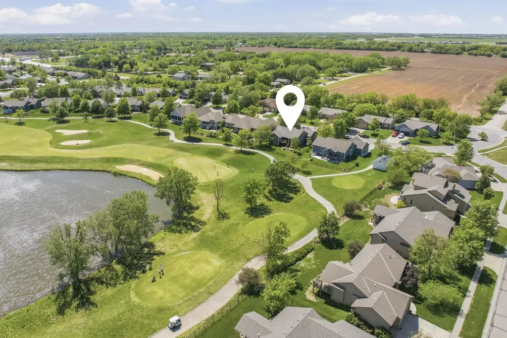 1230 S Threewood Wichita KS 67235