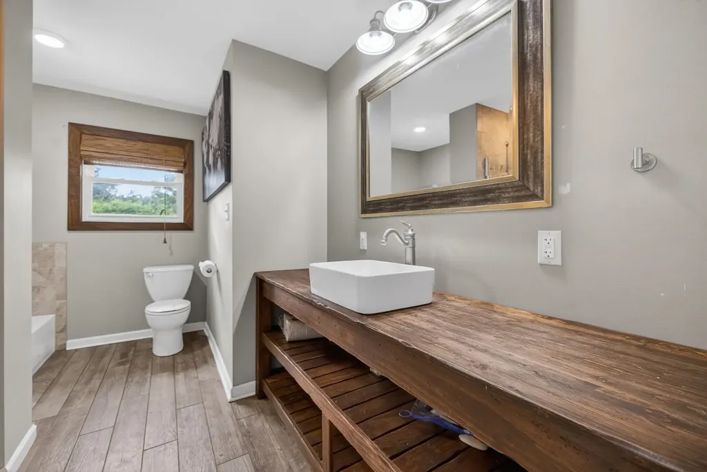 15798 SW Prairie Creek Road Rose Hill KS 67133