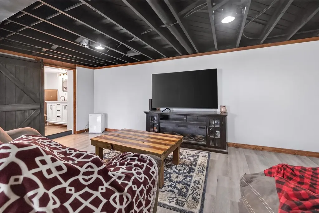 15798 SW Prairie Creek Road Rose Hill KS 67133