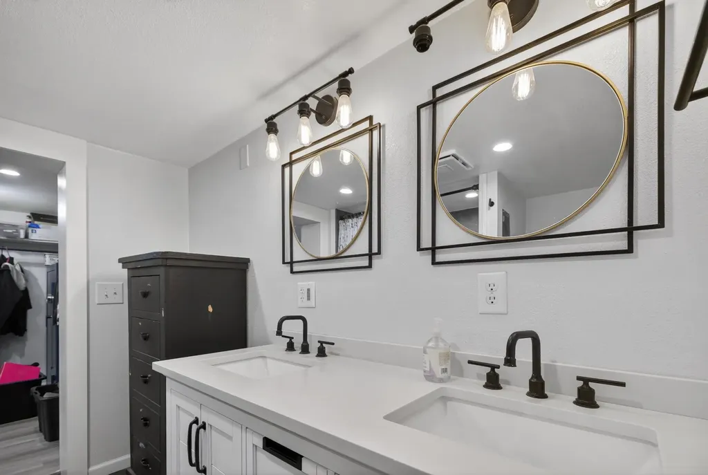 15798 S Prairie Creek Road Rose Hill KS 67133
