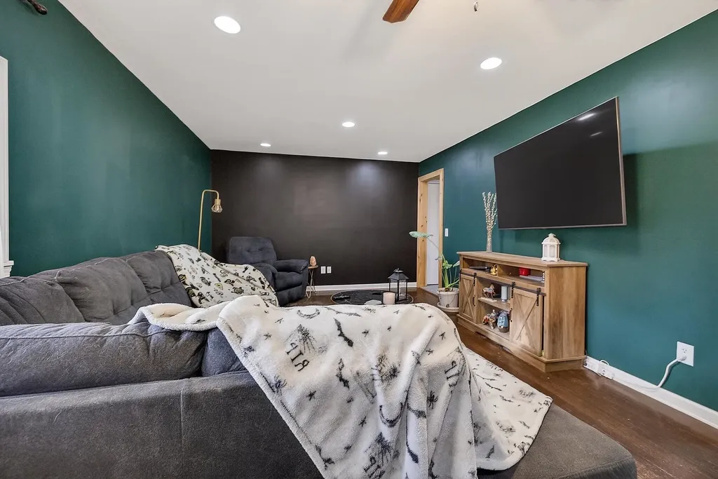 15798 SW Prairie Creek Road Rose Hill KS 67133