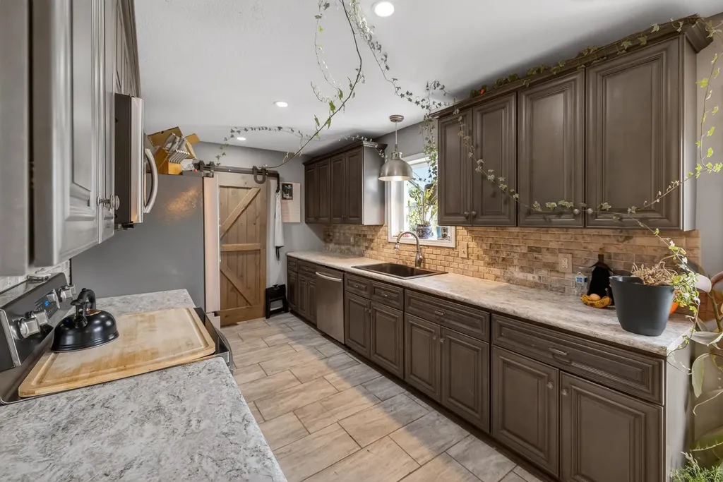 15798 SW Prairie Creek Road Rose Hill KS 67133