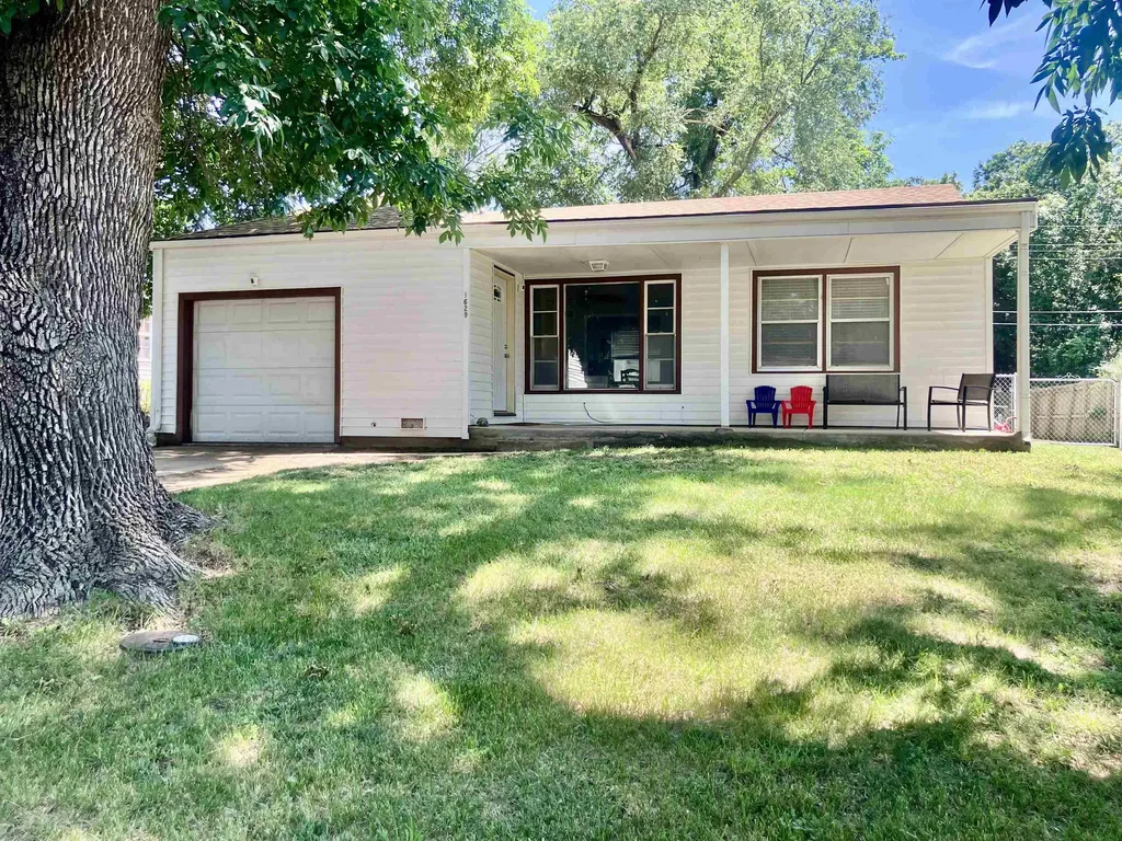 1629 E Gary Street Park City KS 67219