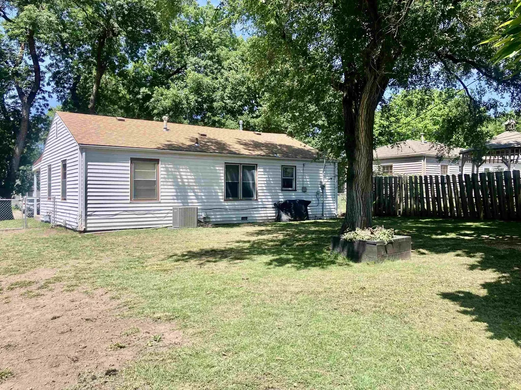 1629 E Gary Street Park City KS 67219