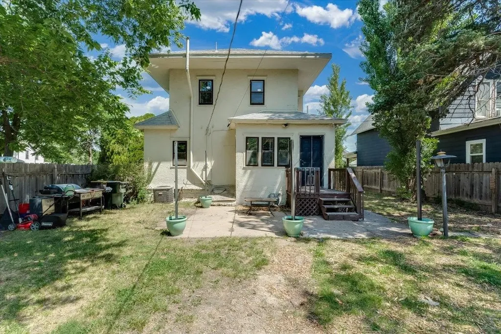 225 W 9th Avenue Hutchinson KS 67501