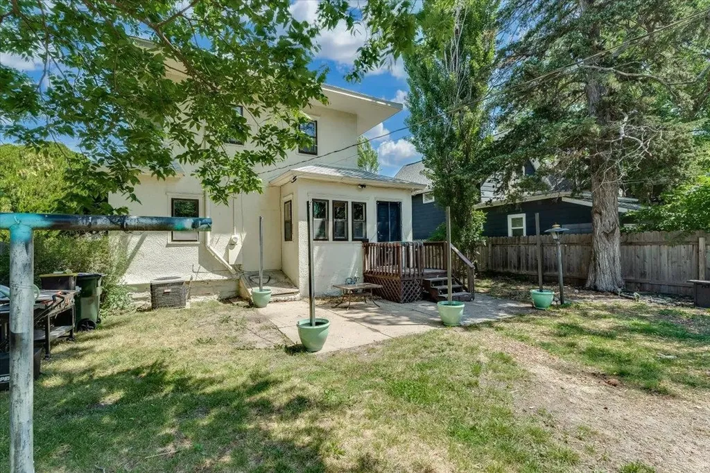 225 W 9th Avenue Hutchinson KS 67501