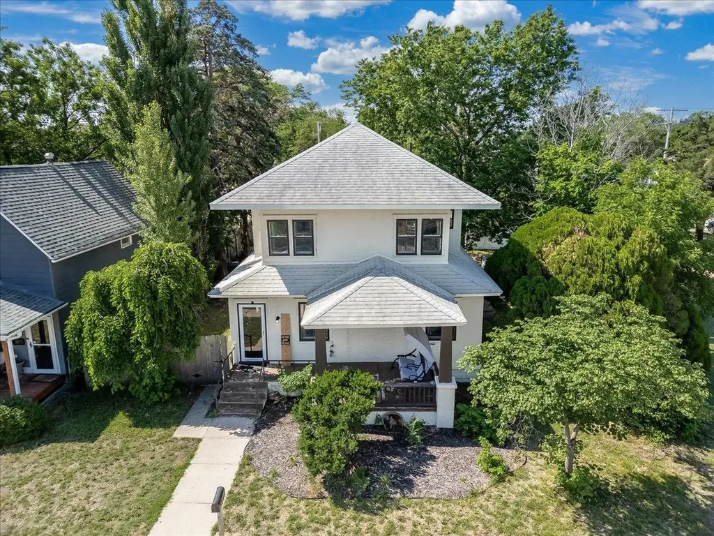 225 W 9th Avenue Hutchinson KS 67501
