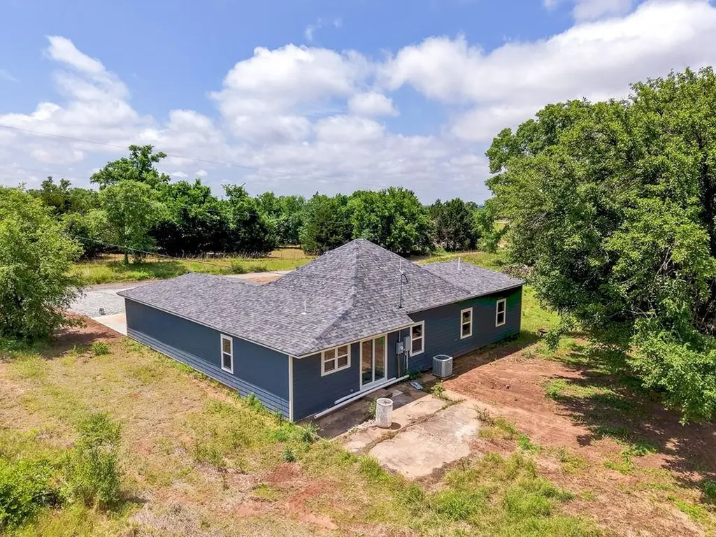 2118 W Radio Lane Arkansas City KS 67005