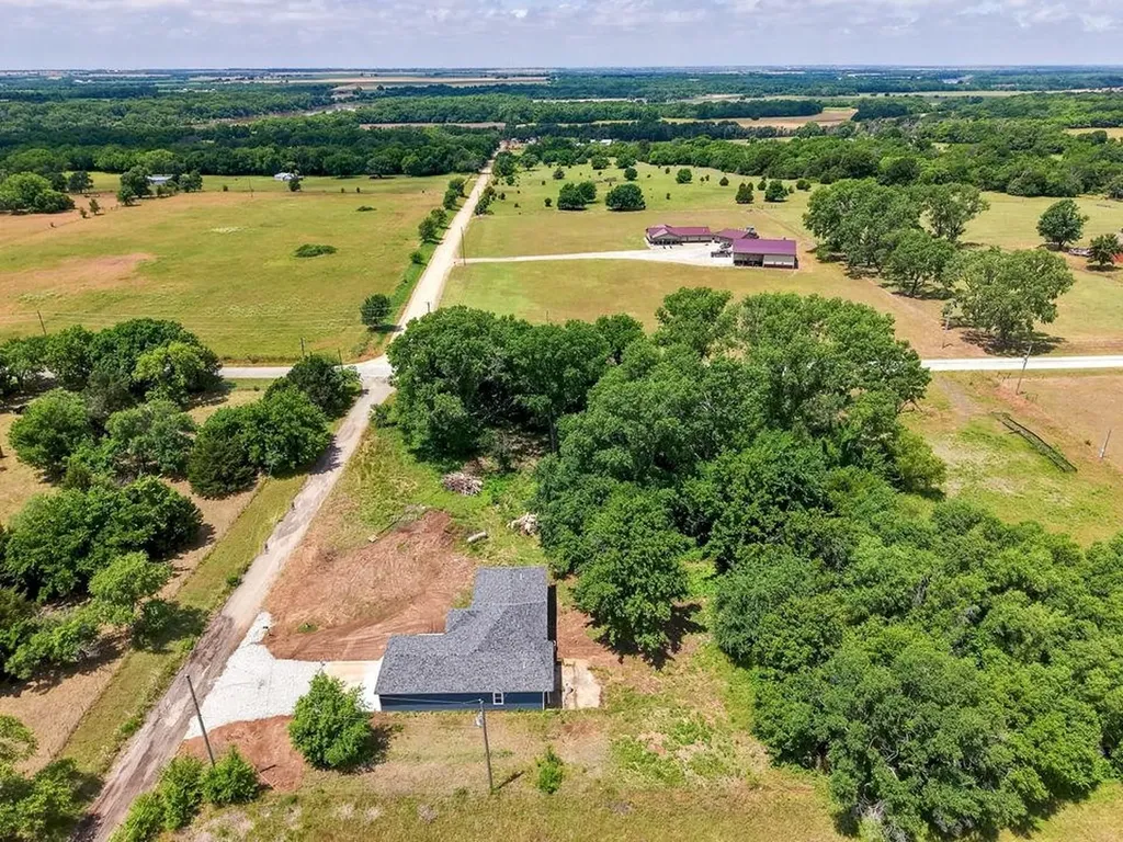 2118 W Radio Lane Arkansas City KS 67005