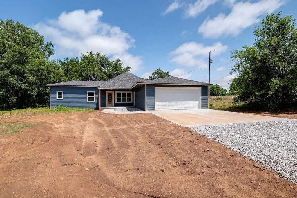 2118 W Radio Lane Arkansas City KS 67005