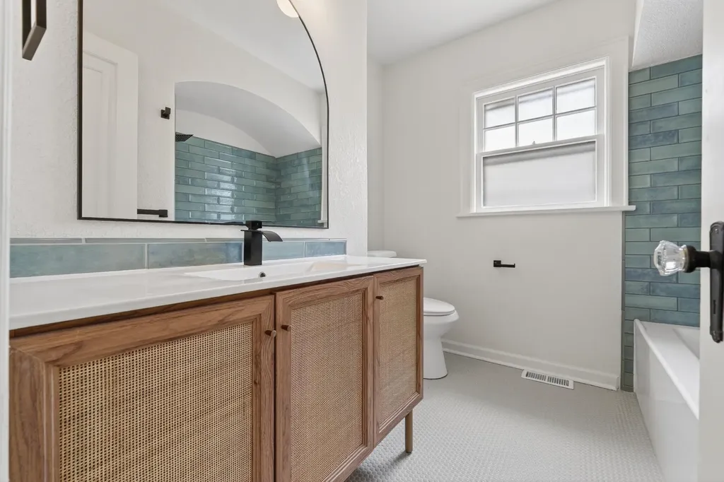 211 N Oliver Wichita KS 67208