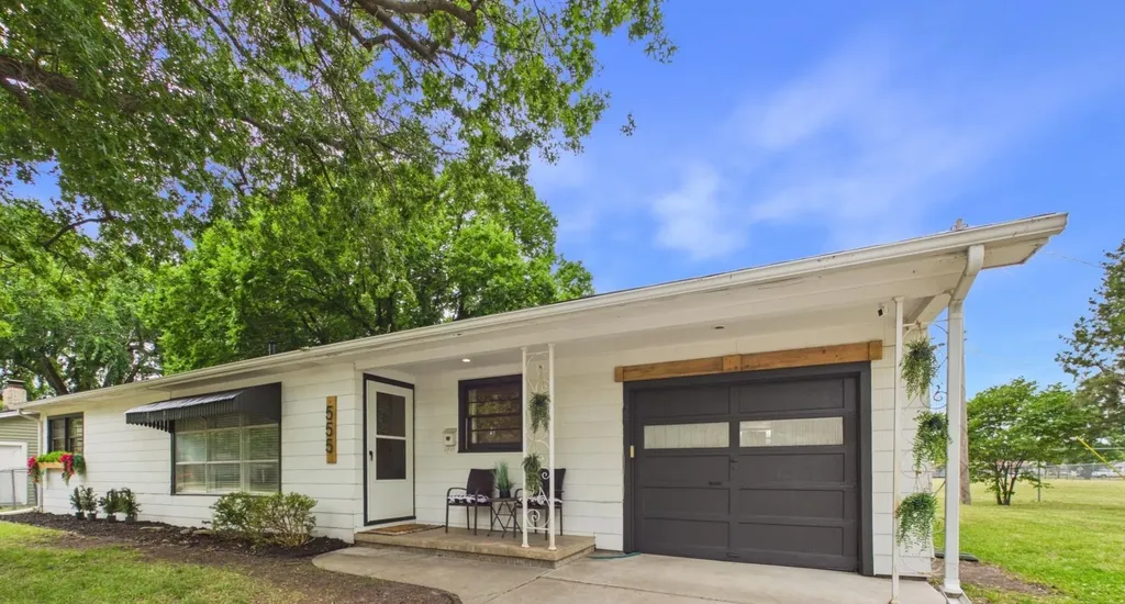 555 N Colby Street Valley Center KS 67147