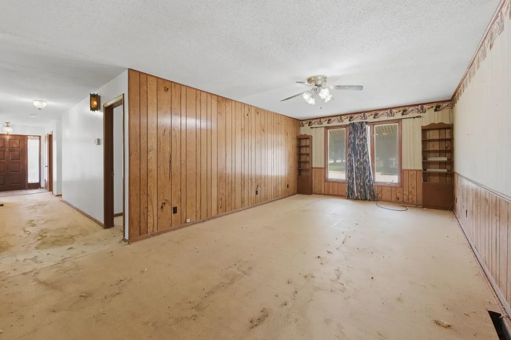 326 W 3rd Avenue Cheney KS 67025