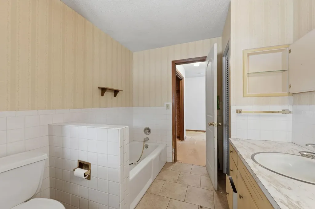 326 W 3rd Avenue Cheney KS 67025