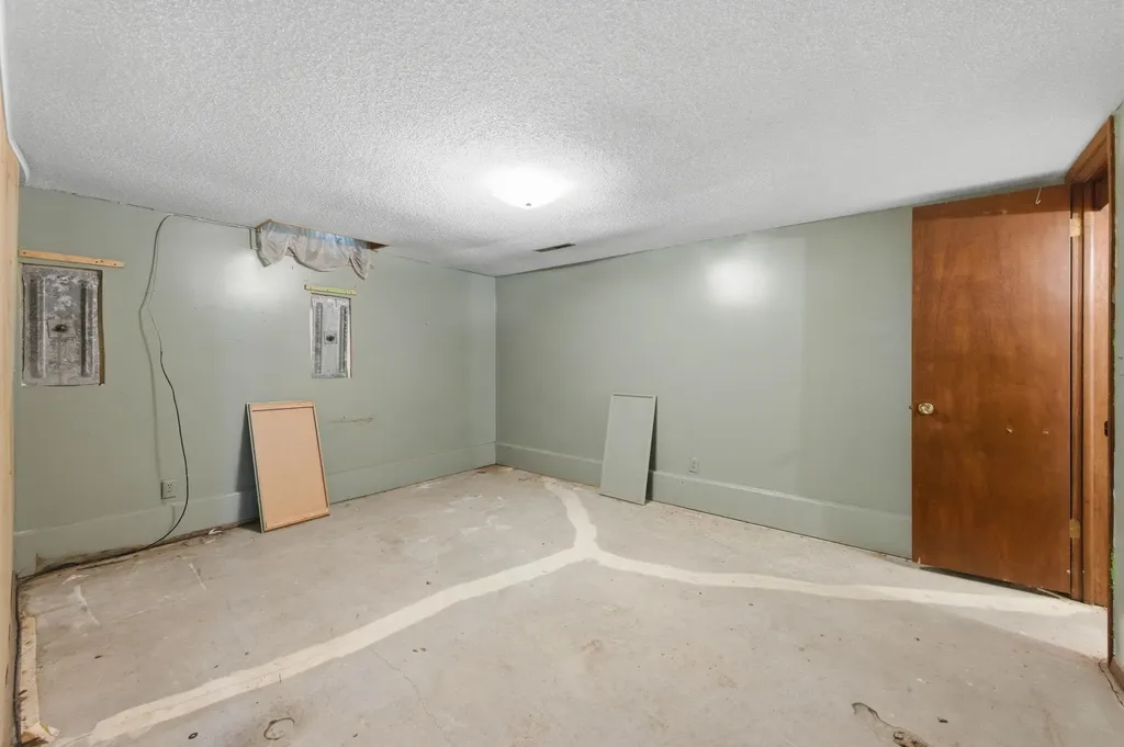 326 W 3rd Avenue Cheney KS 67025