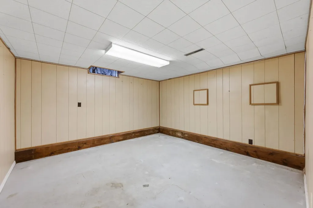 326 W 3rd Avenue Cheney KS 67025