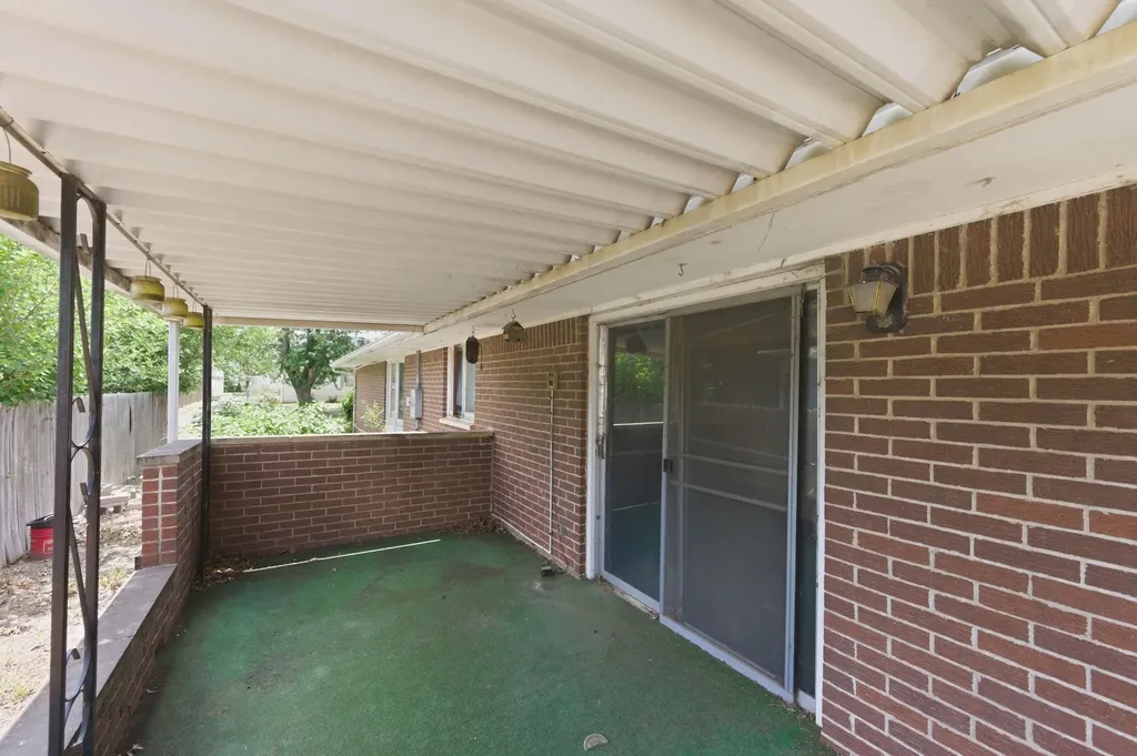 326 W 3rd Avenue Cheney KS 67025