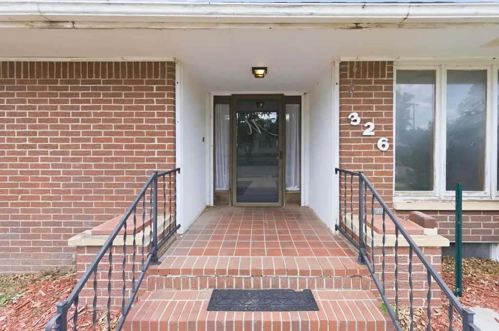 326 W 3rd Avenue Cheney KS 67025