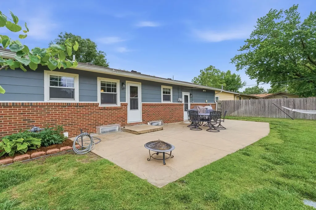 9200 W Bekemeyer Lane Wichita KS 67212
