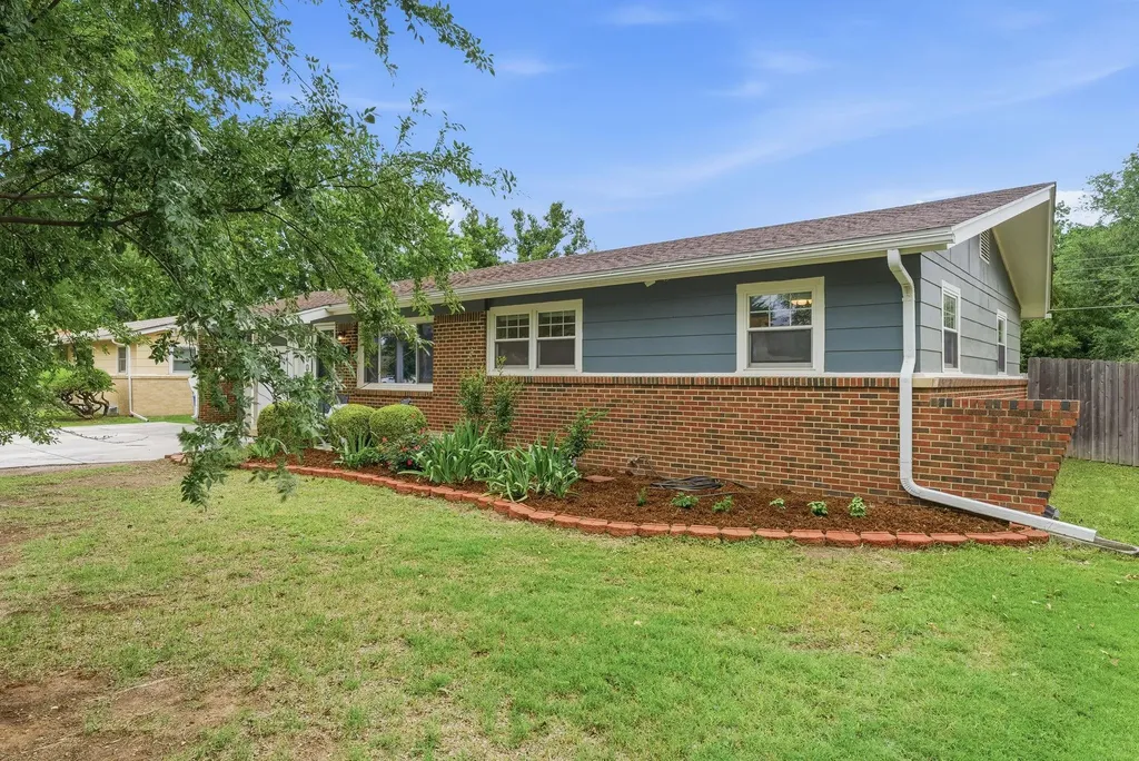 9200 W Bekemeyer Lane Wichita KS 67212